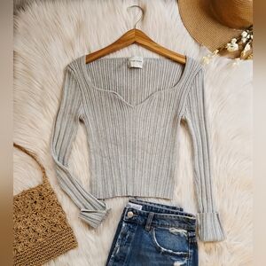 Ribbed V-Neck Long Sleeve Sweater Top - Light Gray